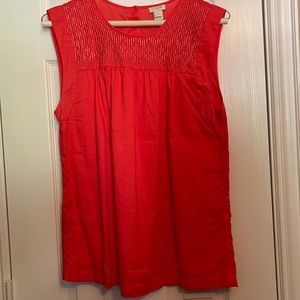 Sleeveless coral with embroidery